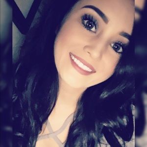 Meet your Posher, Isabella